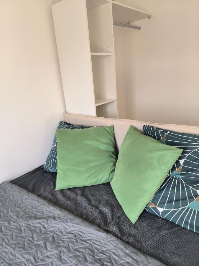3 Hebergements - Au 1Er Etage 1 Appartement 2 Pieces Et Au 2Eme Etage Un Logement De 2 Chambres Louees Separement Avec Coin Cuisine Et Toilettes A Partager- Dans Pavillon Au Pied Du Rer B A 5 Minutes De Paris Et 30 Mn Stade De France Cachan Eksteriør billede