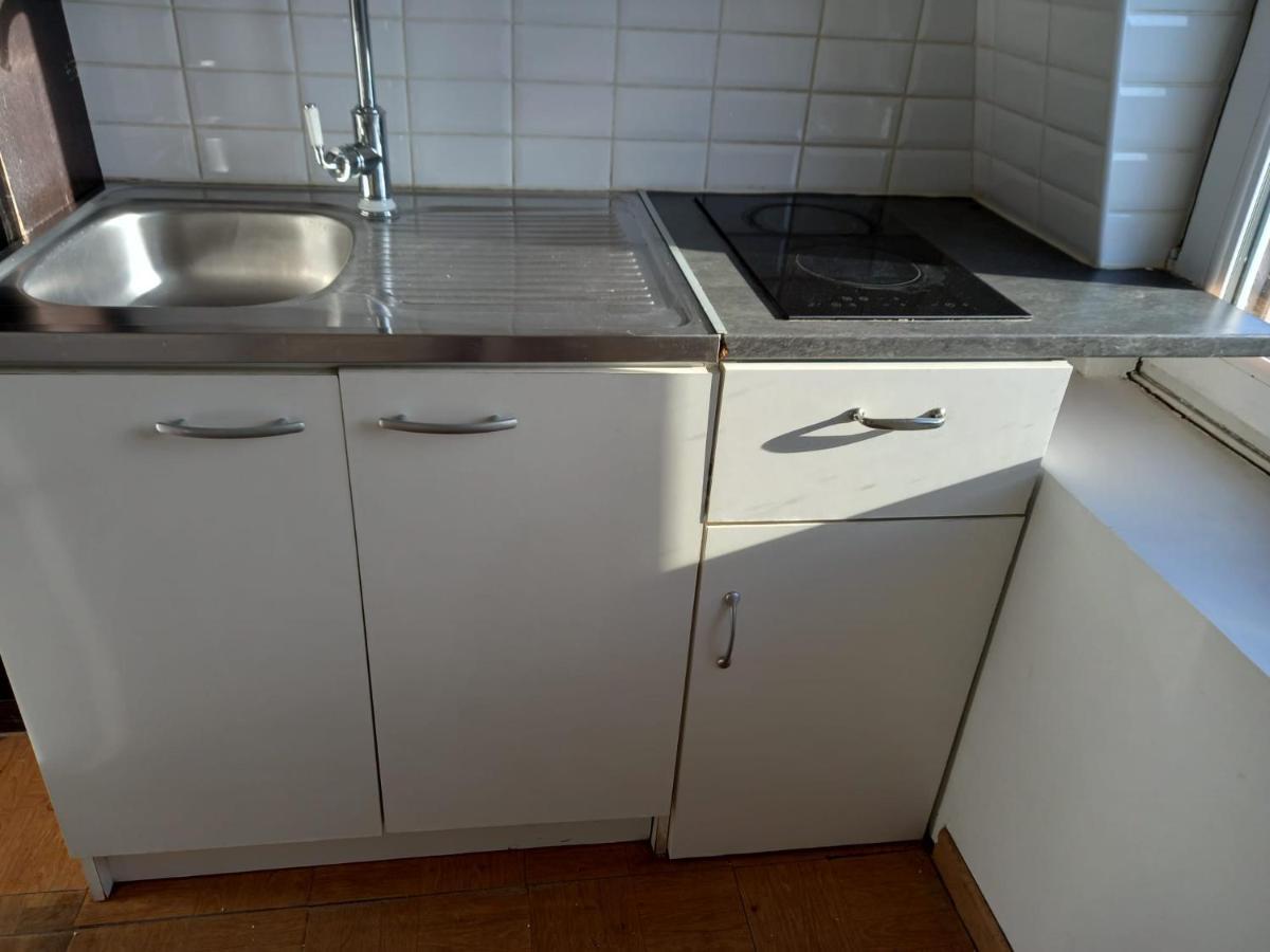 3 Hebergements - Au 1Er Etage 1 Appartement 2 Pieces Et Au 2Eme Etage Un Logement De 2 Chambres Louees Separement Avec Coin Cuisine Et Toilettes A Partager- Dans Pavillon Au Pied Du Rer B A 5 Minutes De Paris Et 30 Mn Stade De France Cachan Eksteriør billede