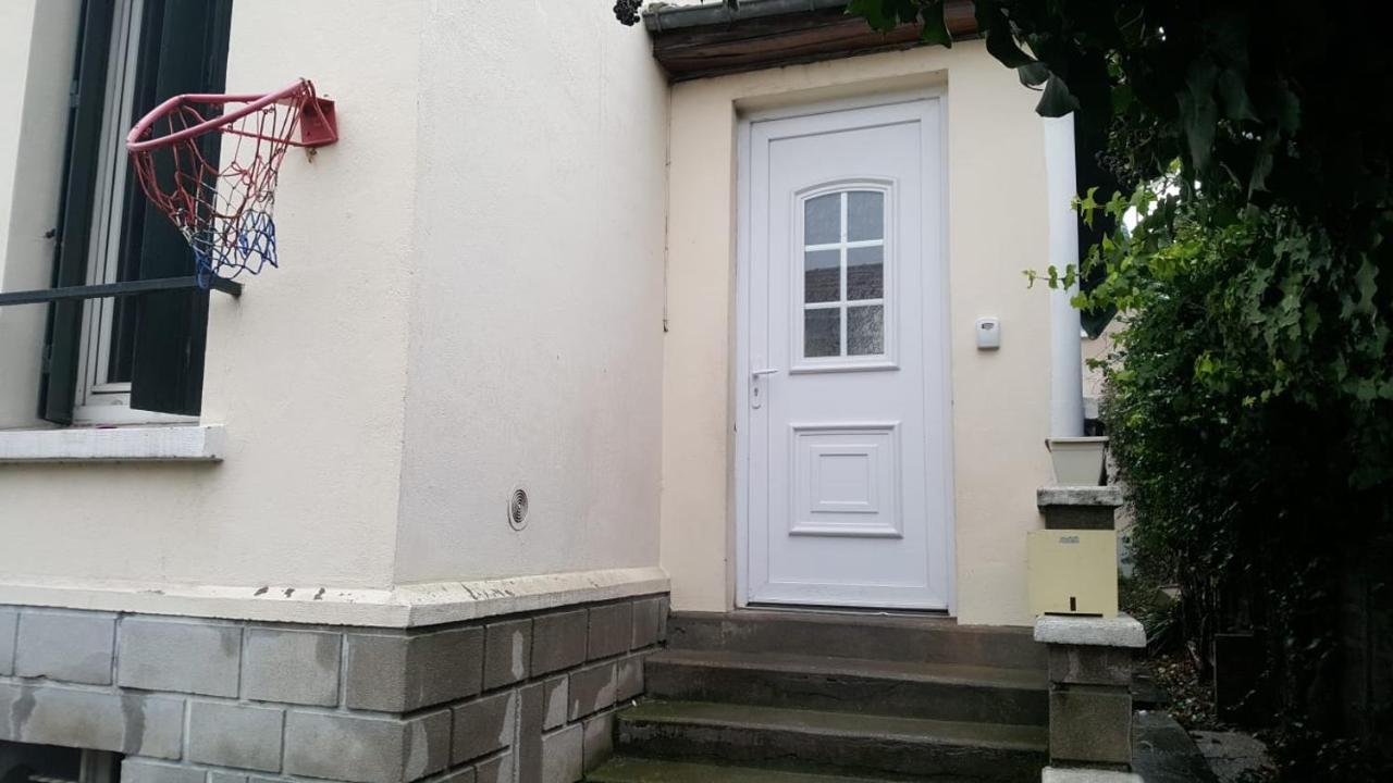 3 Hebergements - Au 1Er Etage 1 Appartement 2 Pieces Et Au 2Eme Etage Un Logement De 2 Chambres Louees Separement Avec Coin Cuisine Et Toilettes A Partager- Dans Pavillon Au Pied Du Rer B A 5 Minutes De Paris Et 30 Mn Stade De France Cachan Eksteriør billede