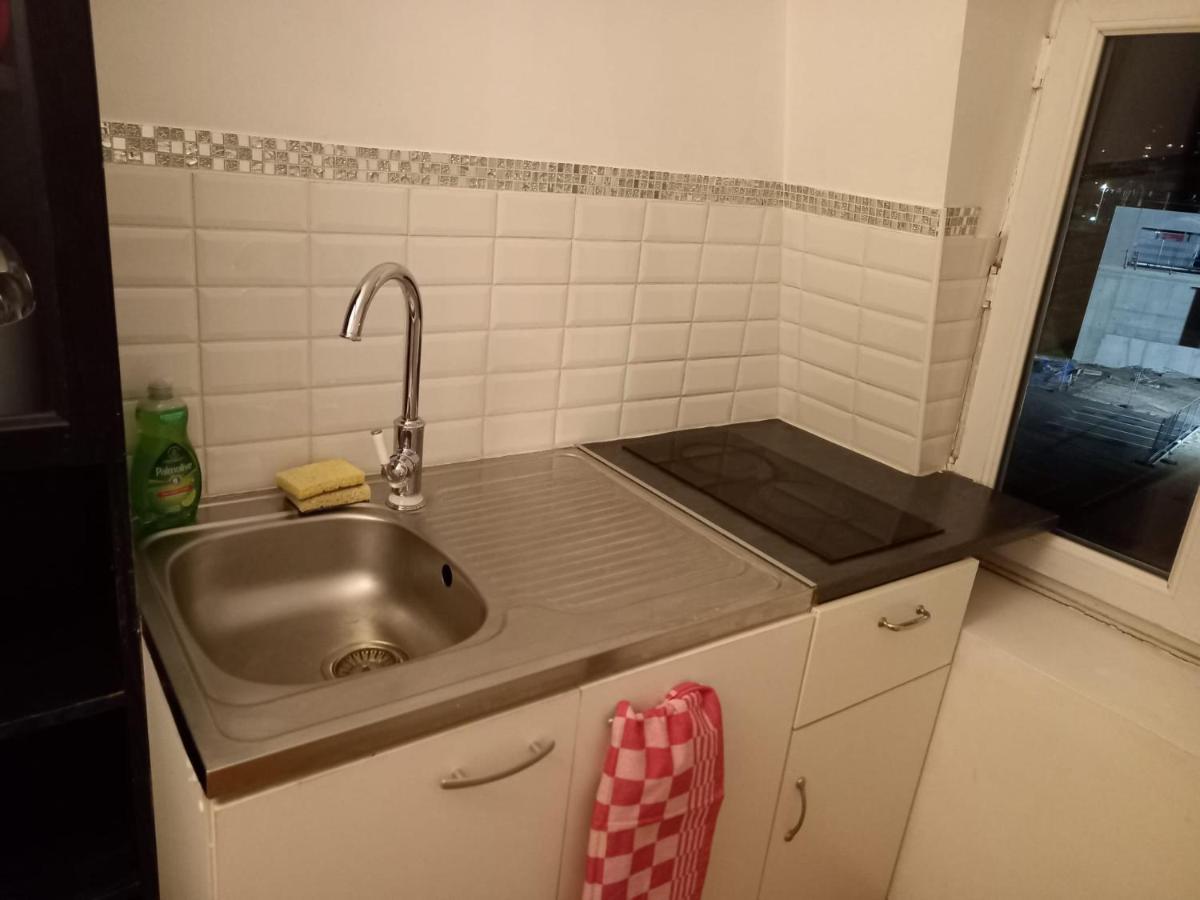 3 Hebergements - Au 1Er Etage 1 Appartement 2 Pieces Et Au 2Eme Etage Un Logement De 2 Chambres Louees Separement Avec Coin Cuisine Et Toilettes A Partager- Dans Pavillon Au Pied Du Rer B A 5 Minutes De Paris Et 30 Mn Stade De France Cachan Eksteriør billede