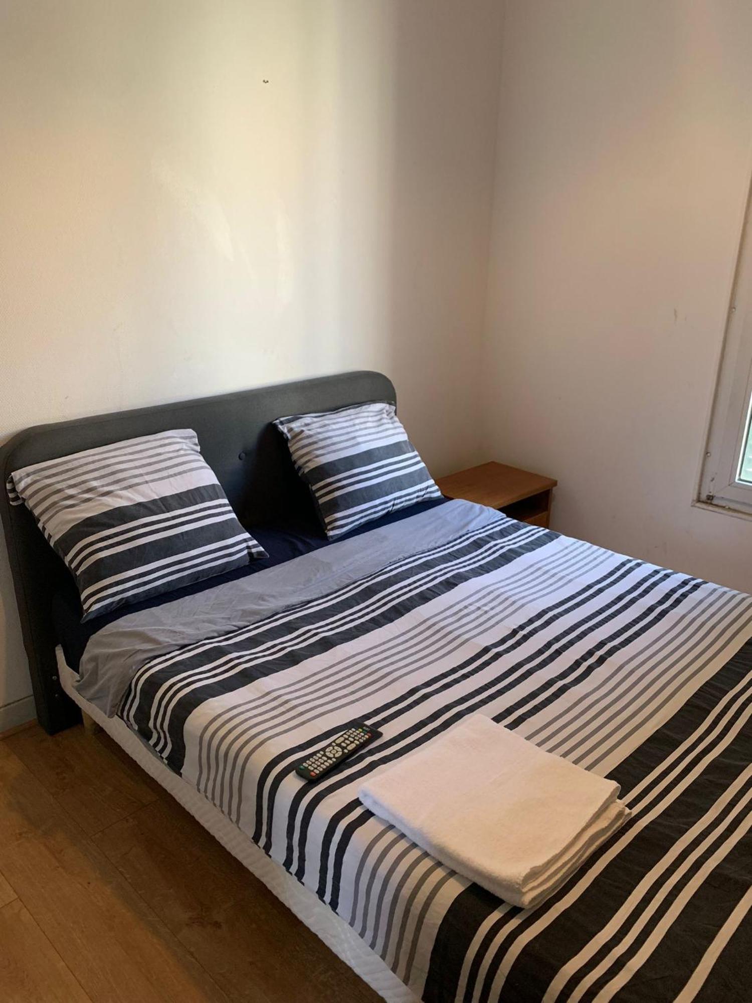 3 Hebergements - Au 1Er Etage 1 Appartement 2 Pieces Et Au 2Eme Etage Un Logement De 2 Chambres Louees Separement Avec Coin Cuisine Et Toilettes A Partager- Dans Pavillon Au Pied Du Rer B A 5 Minutes De Paris Et 30 Mn Stade De France Cachan Eksteriør billede