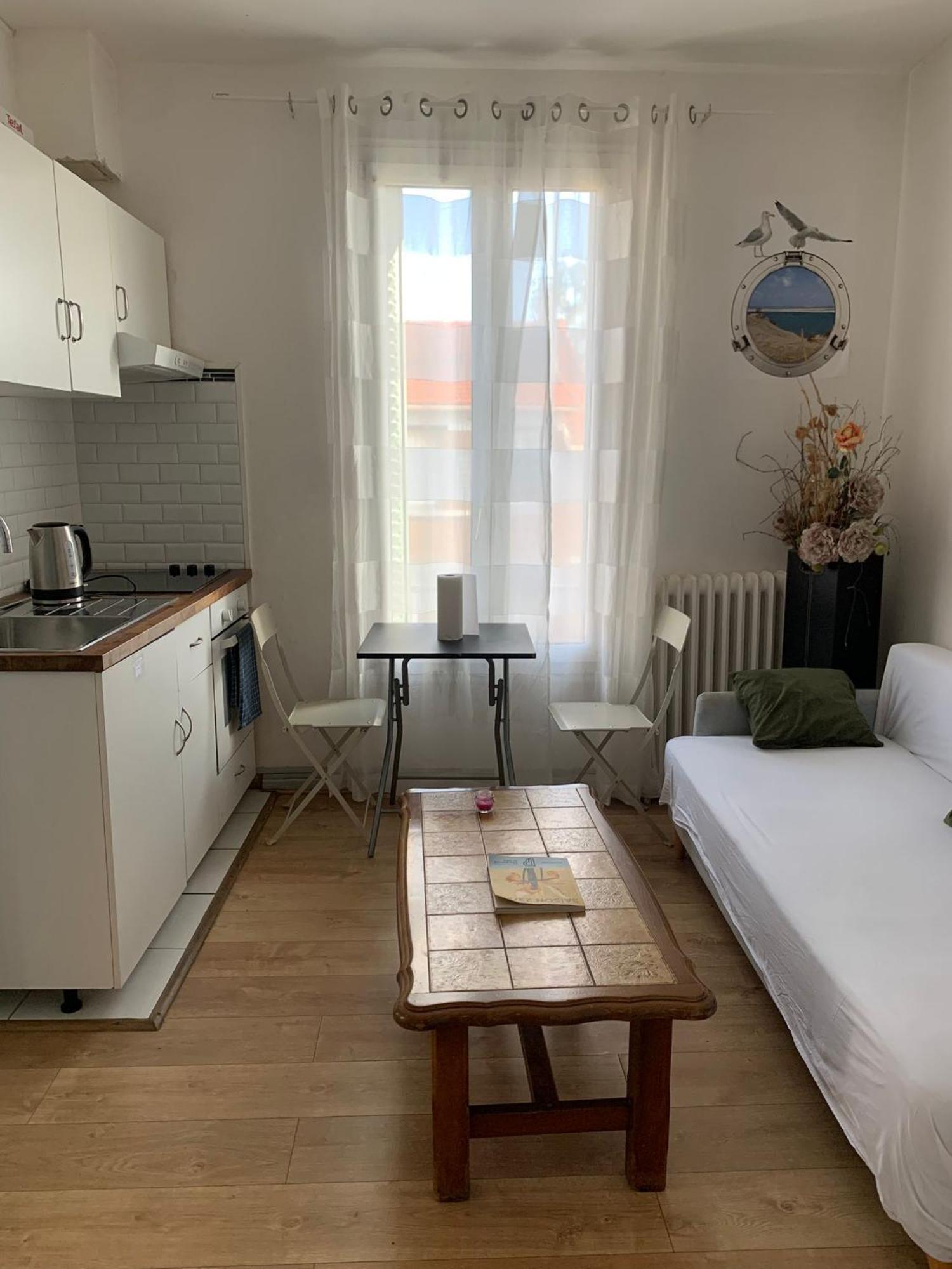 3 Hebergements - Au 1Er Etage 1 Appartement 2 Pieces Et Au 2Eme Etage Un Logement De 2 Chambres Louees Separement Avec Coin Cuisine Et Toilettes A Partager- Dans Pavillon Au Pied Du Rer B A 5 Minutes De Paris Et 30 Mn Stade De France Cachan Eksteriør billede