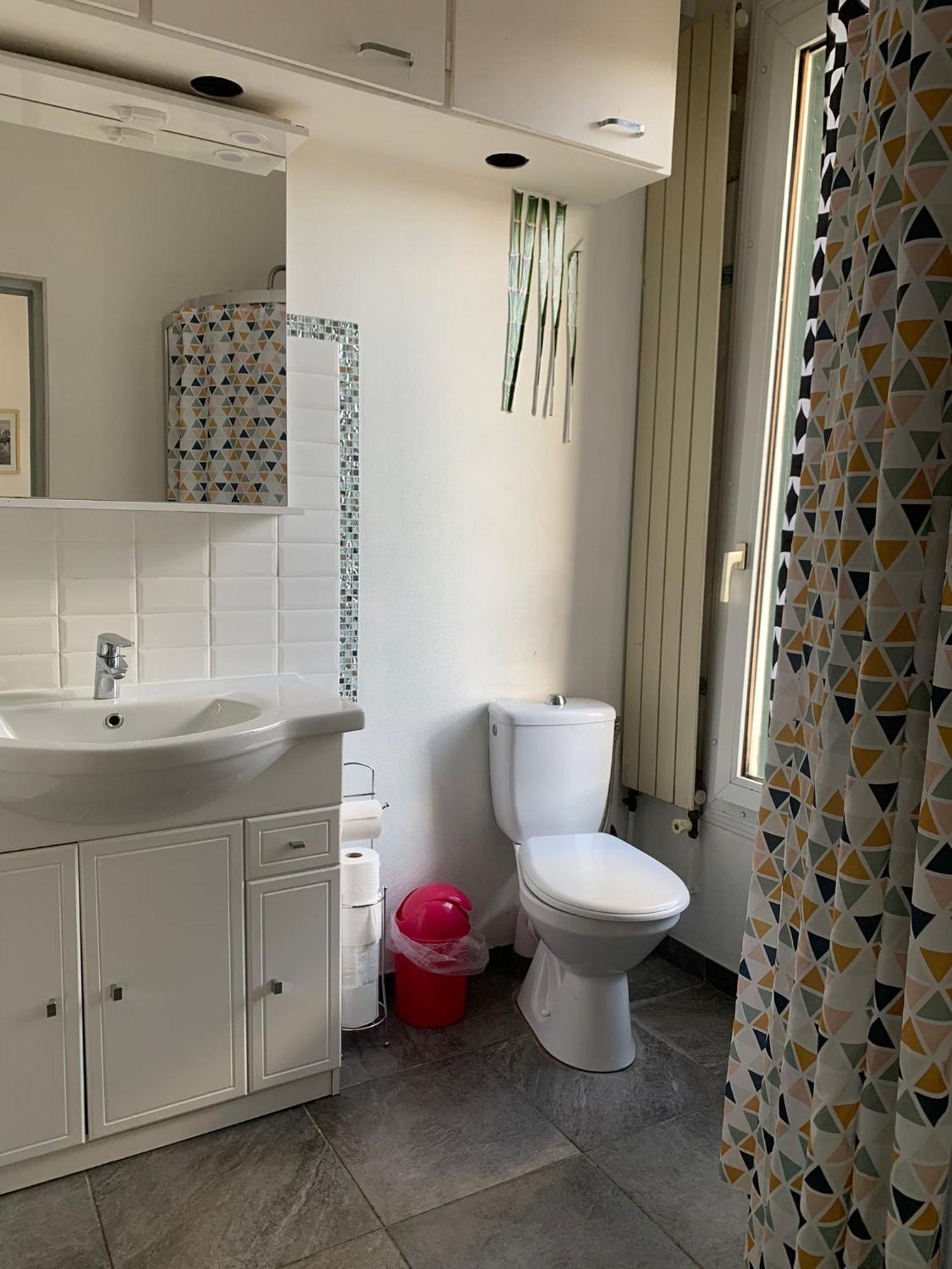 3 Hebergements - Au 1Er Etage 1 Appartement 2 Pieces Et Au 2Eme Etage Un Logement De 2 Chambres Louees Separement Avec Coin Cuisine Et Toilettes A Partager- Dans Pavillon Au Pied Du Rer B A 5 Minutes De Paris Et 30 Mn Stade De France Cachan Eksteriør billede